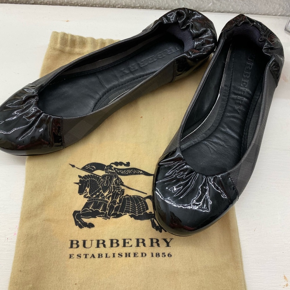 Burberry flats original